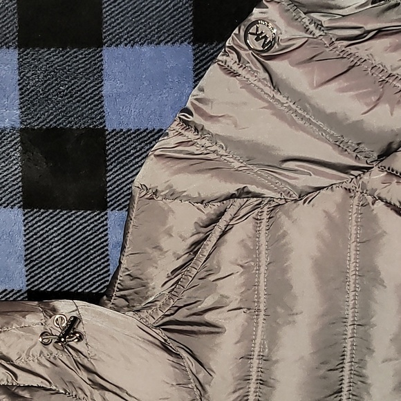 COPY - Michael Kors. Packable Down fill Parka. Like-new/ never worn. Women's s… - Picture 7 of 16